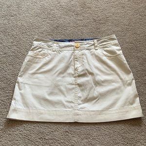 Cream skirt. Vineyard vines. Size 6.
